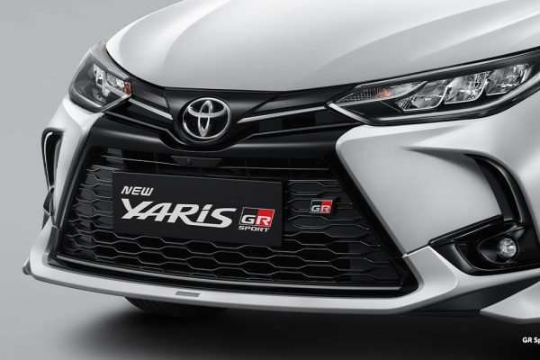 NEW YARIS GR S